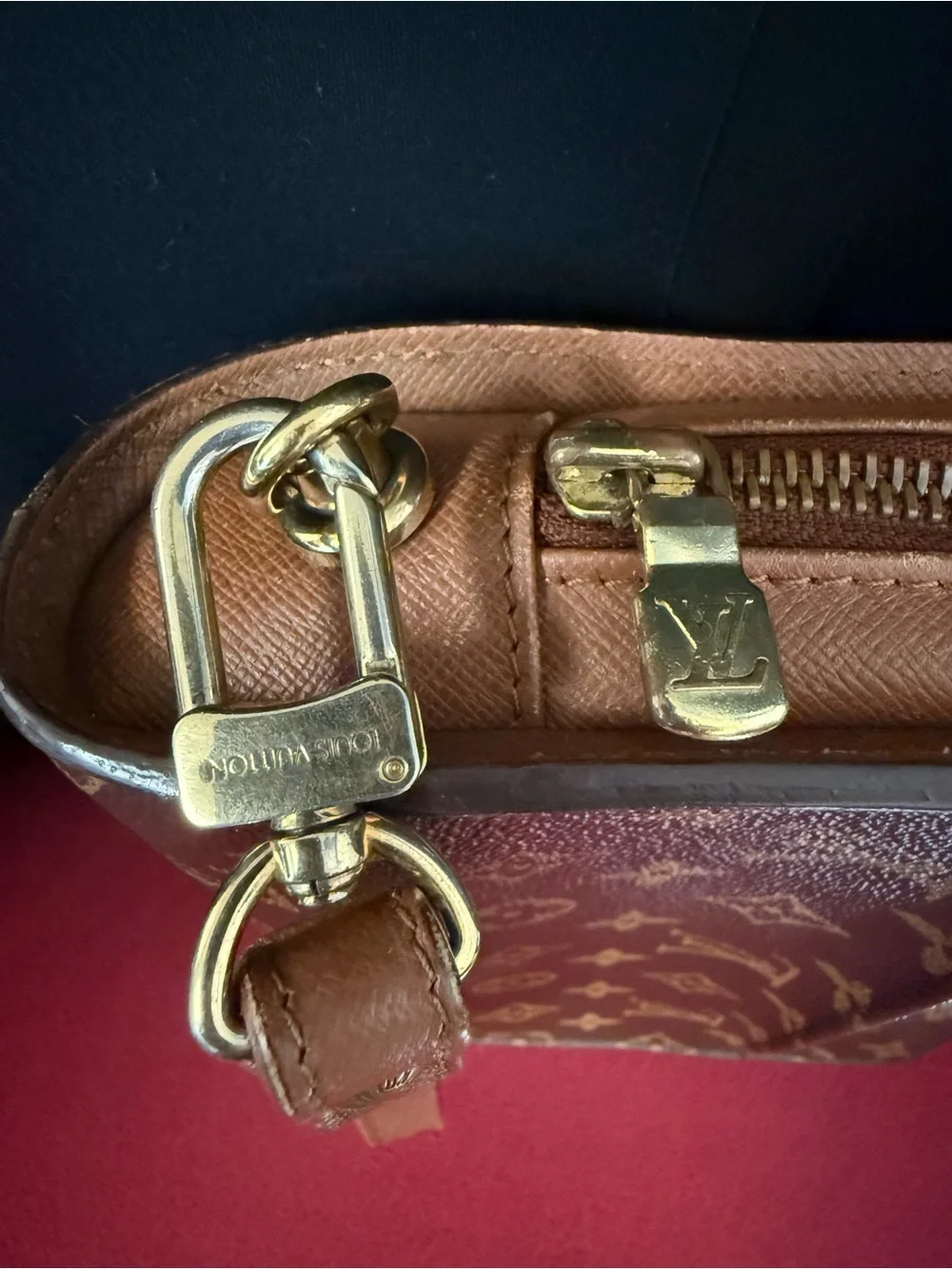 Louis Vuitton Authenticated 1997 Pochette Orsay